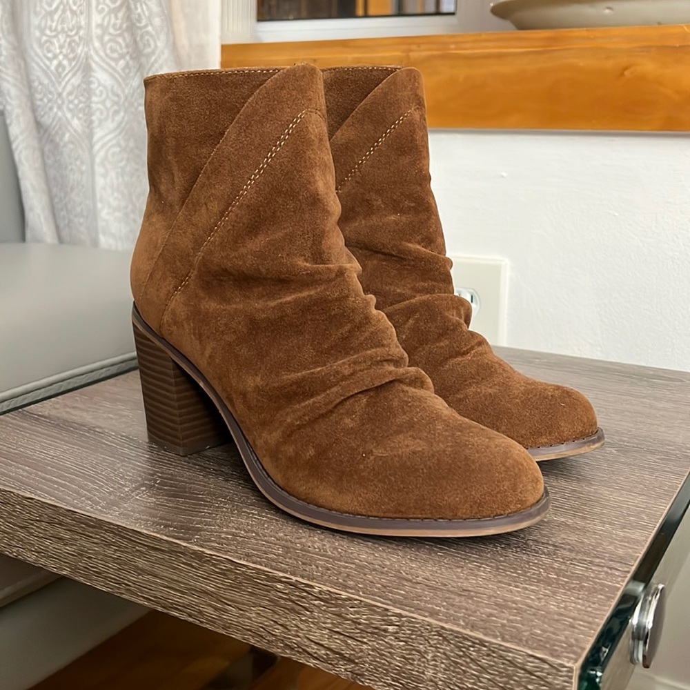 Universal Thread Boots